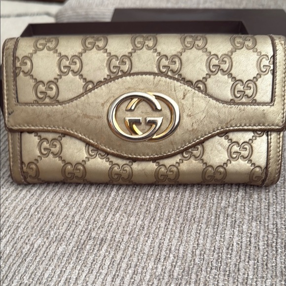 Gucci Gold Monogram Wallet - Picture 1 of 5